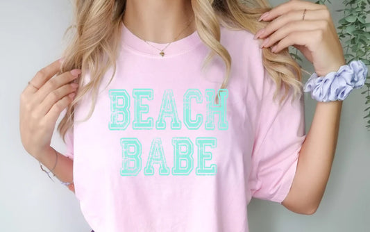 BEACH BABE graphic tee